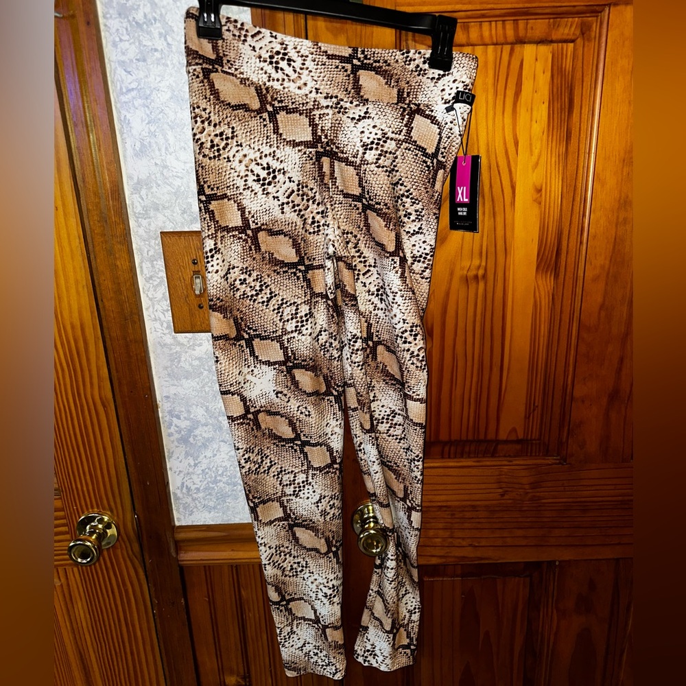 Lici Fit “Rattlesnake” Leggings